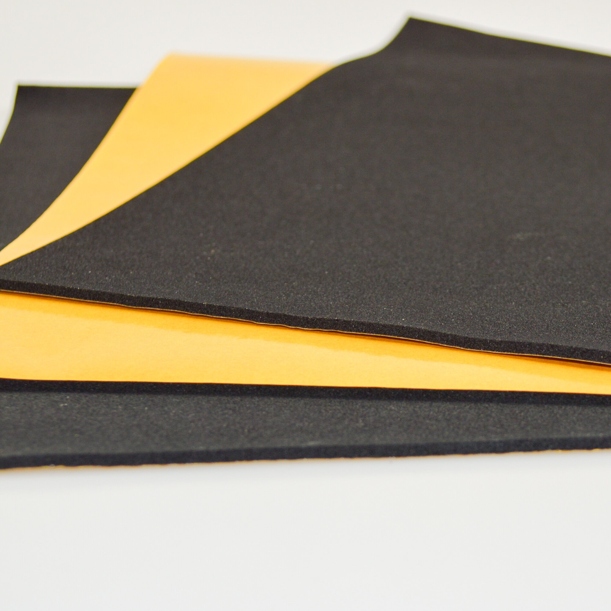 EPDM-matte_0041 EPDM Zellkautschuk Matte 15mm Stärke einseitig selbstklebend